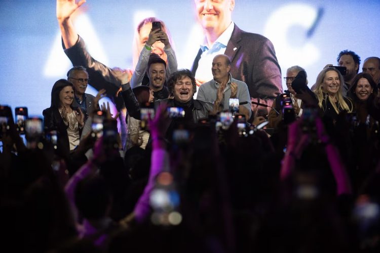 Categórico triunfo de La Libertad Avanza: ganó en la provincia de Buenos Aires y obtuvo más del 40% de los votos en todo el país