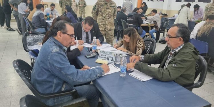 El Comando Electoral inició el escrutinio definitivo de las elecciones legislativas