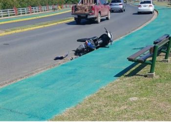 Desquiciado ataque: Detuvieron a un hombre que, con una botella rota, hirió en el cuello a una mujer