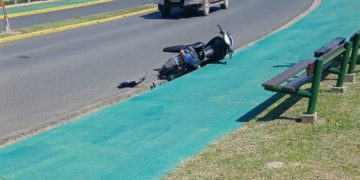 Desquiciado ataque: Detuvieron a un hombre que, con una botella rota, hirió en el cuello a una mujer