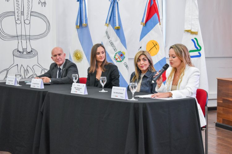 La UCP presentó la primera Licenciatura en Farmacia de la provincia