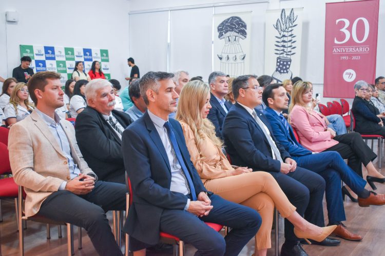 La UCP presentó la primera Licenciatura en Farmacia de la provincia