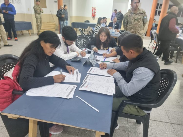 El Comando Electoral inició el escrutinio definitivo de las elecciones legislativas