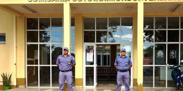 Cuatro policías fueron detenidos tras la denuncia de un hombre luego de un confuso procedimiento por narcomenudeo