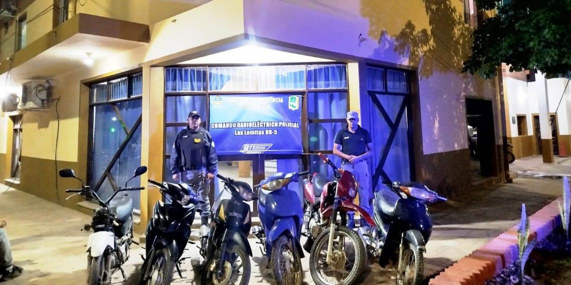 Una banda de jóvenes hacían carreras ilegales de motos en la vía pública: quedaron todos detenidos