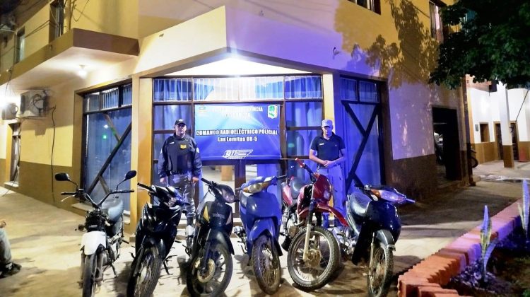 Una banda de jóvenes hacían carreras ilegales de motos en la vía pública: quedaron todos detenidos