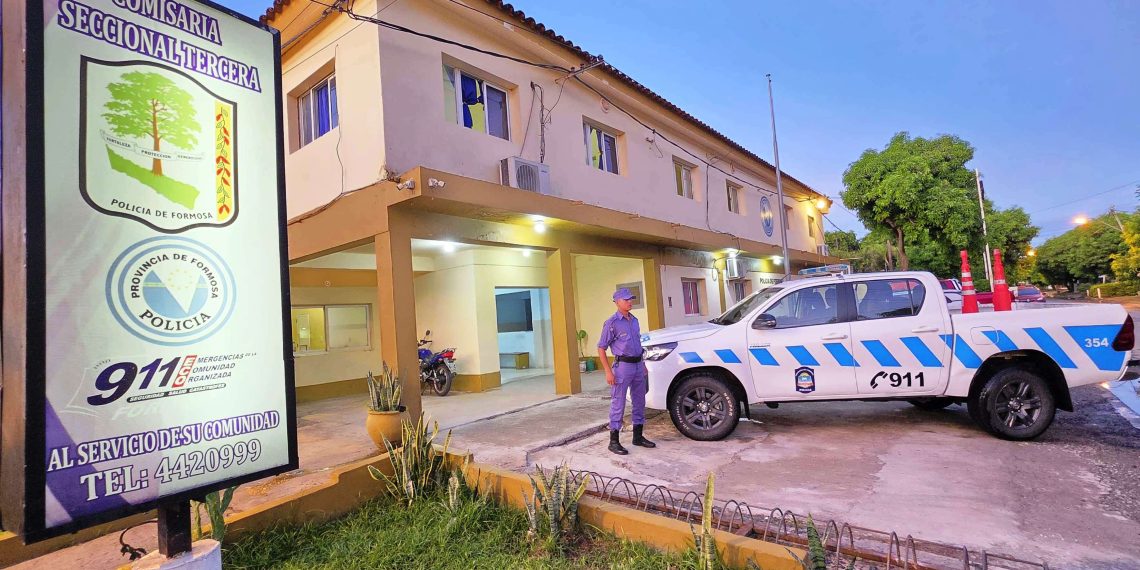 Entró de madrugada al domicilio de su ex pareja y la apuñaló tres veces