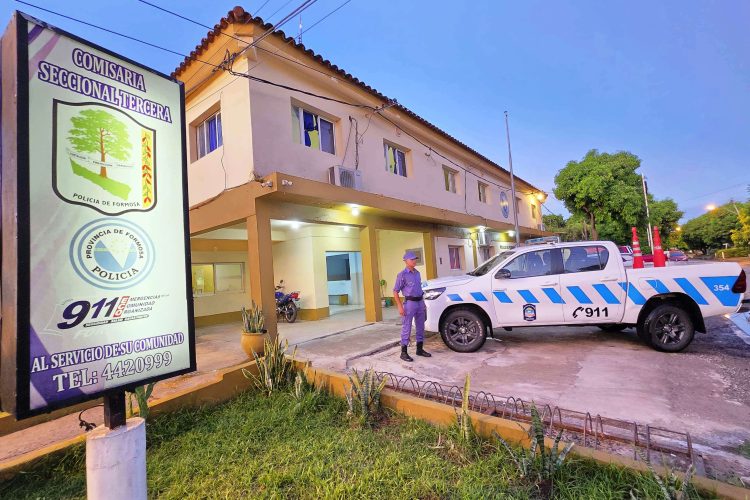 Entró de madrugada al domicilio de su ex pareja y la apuñaló tres veces