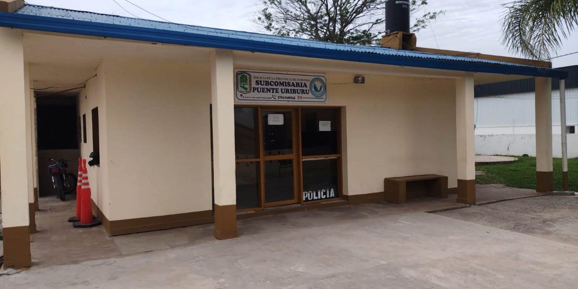 Golpeó a su mujer embarazada y luego volvió con un arma de fuego para amenazarla de muerte