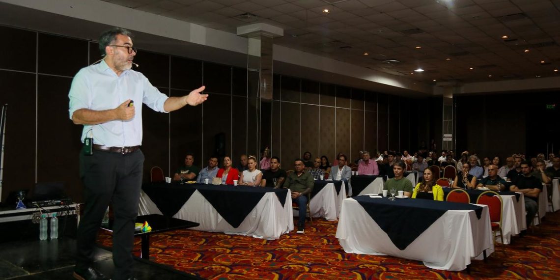 Más de 100 personas participaron del encuentro “De empresa familiar a familia empresaria”