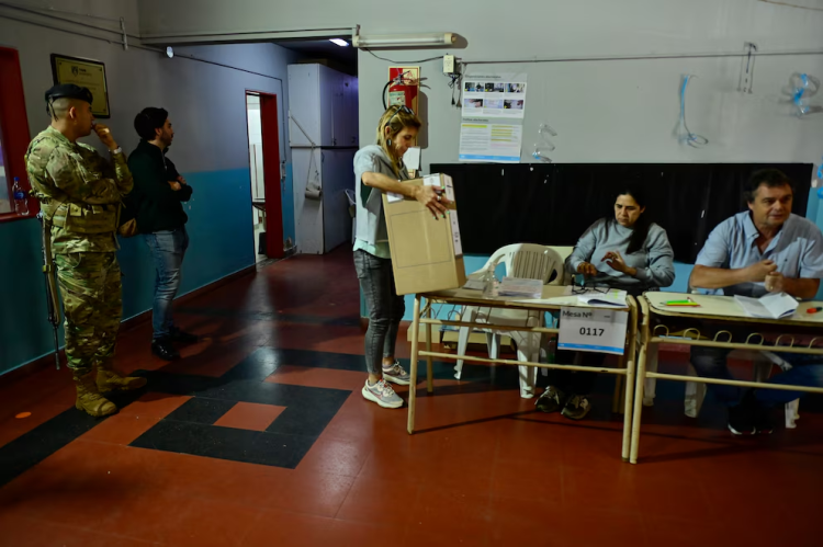 De cuánto es la multa por no votar en las elecciones legislativas nacionales 2025