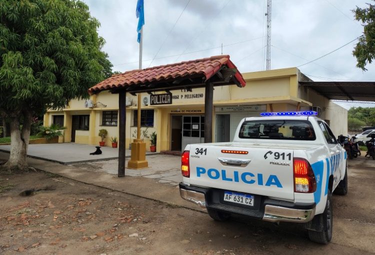 Armado con un machete, un joven de 17 años amenazó a menores y adultos en Mansilla