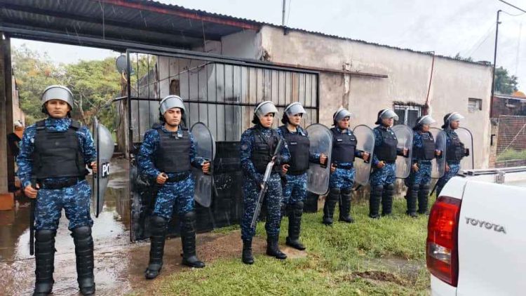 Una pareja vendía marihuana, cocaína y hacían delivery en moto: detenidos