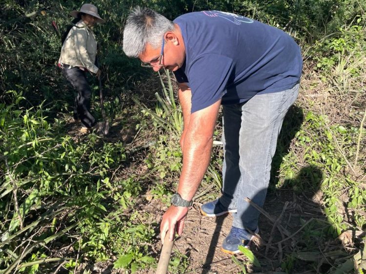 Vecinos del barrio Gurrieri continúan impulsando la huerta comunitaria del espacio de acompañamiento