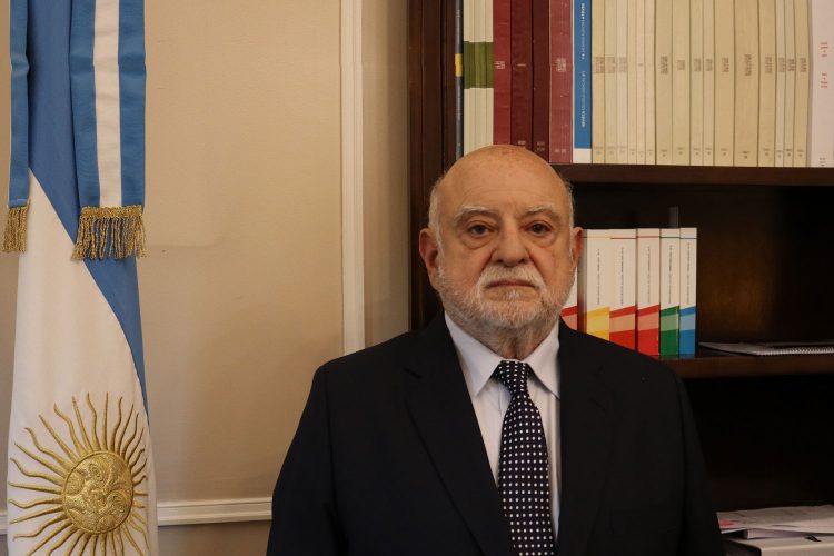 Destacado jurista consideró que la cláusula transitoria de la nueva Carta Magna Provincial “es constitucional”