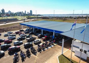 Migraciones refuerza la atención en aeropuertos, puertos y pasos fronterizos para la temporada de verano