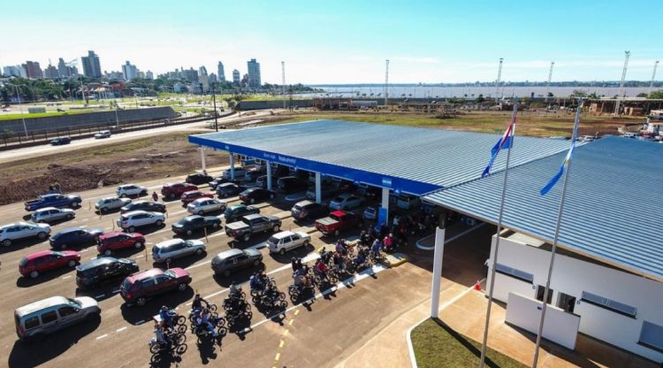 Migraciones refuerza la atención en aeropuertos, puertos y pasos fronterizos para la temporada de verano