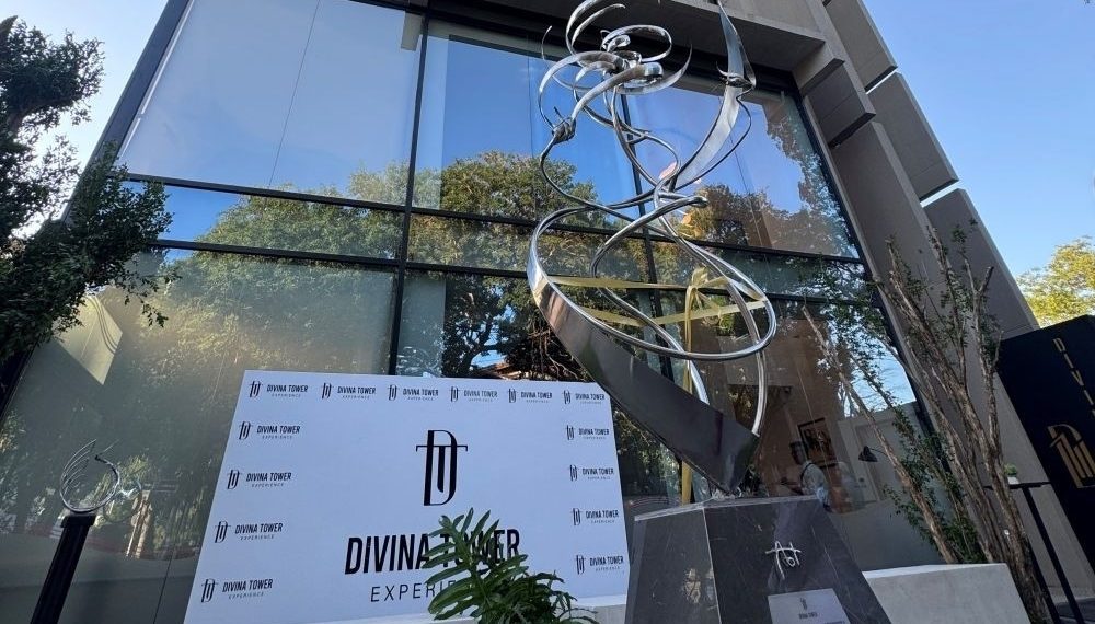 Divina Tower Apart Hotel inauguró obra del artista David Abt en Asunción