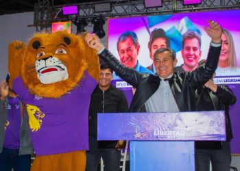 Atilio Basualdo renunció a su cargo de intendente y lanzó un mensaje: «Las Lomitas no agacha la cabeza»