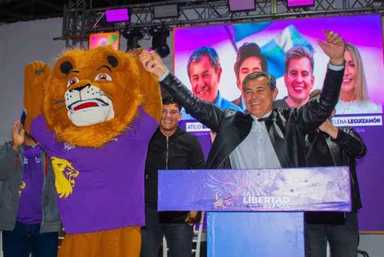 Atilio Basualdo renunció a su cargo de intendente y lanzó un mensaje: «Las Lomitas no agacha la cabeza»