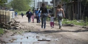 En el tercer trimestre 2025 la pobreza se ubicó en 27,5% según la proyección oficial