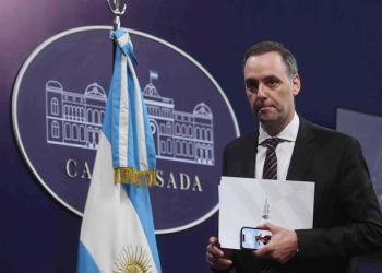 El Consejo de Mayo propone motosierra fiscal para las provincias y que cada escuela adopte su propio plan de estudios