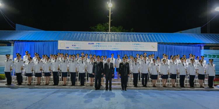 El gobernador Insfrán presidió el acto de egreso de 67 nuevos oficiales ayudantes de la Policía