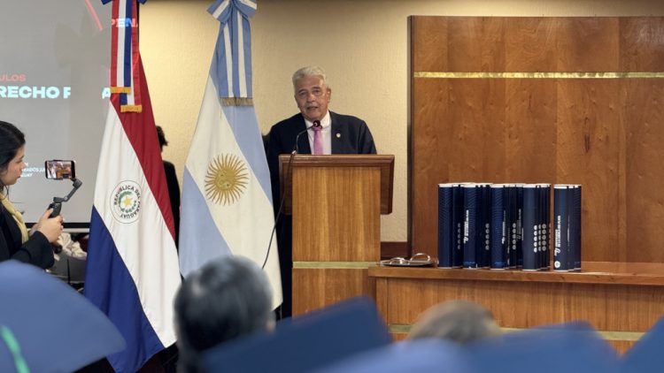 La Universidad de la Cuenca del Plata tituló a más de 40 profesionales de posgrado en Derecho Penal en Paraguay