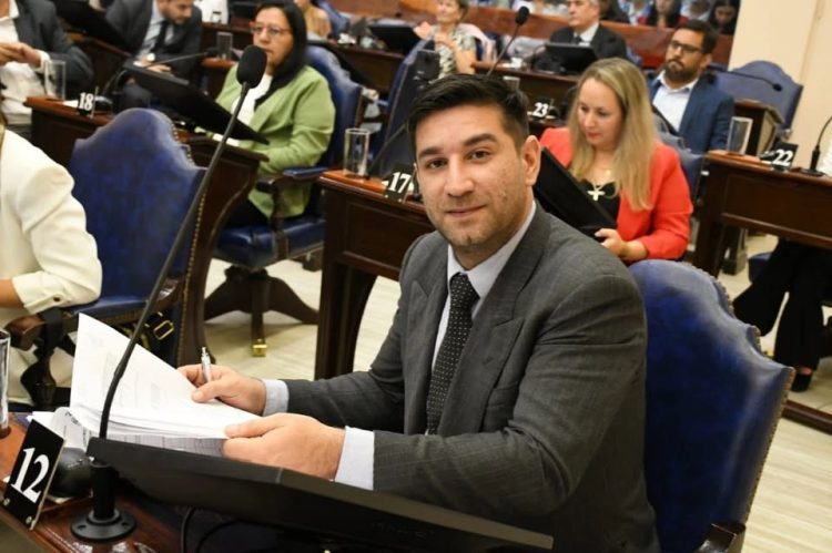 Diputado libertario denunció maniobras del Gobierno Provincial para apropiarse de subsidios nacionales