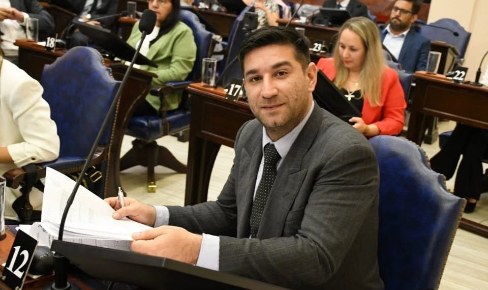 Diputado libertario denunció maniobras del Gobierno Provincial para apropiarse de subsidios nacionales