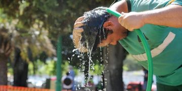 Radiación solar ultravioleta alcanza niveles críticos: exponerse al sol sin protección es peligroso si se superan los 15 minutos