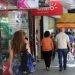 Las ventas en comercios minoristas cayeron 5,2% en diciembre