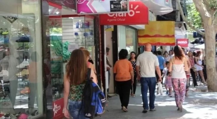 Las ventas en comercios minoristas cayeron 5,2% en diciembre