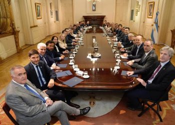 El Gobierno estudia un reclamo clave de los gobernadores sobre Ganancias para poder avanzar con la reforma laboral