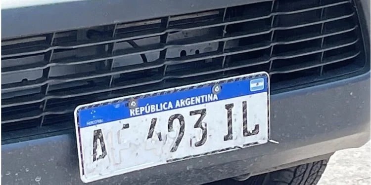 Circular sin patente, taparla o rasparla: ¿cuáles son las consecuencias?