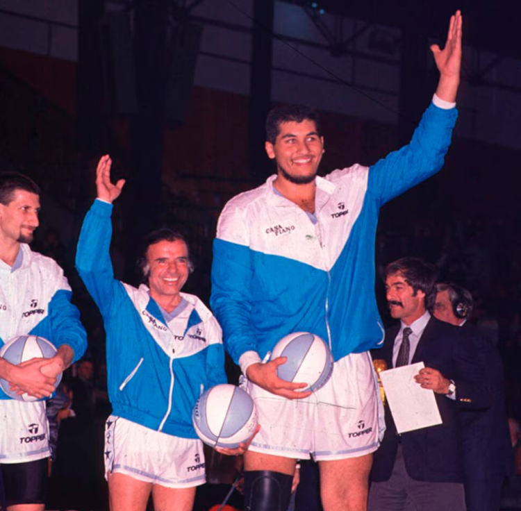 Fue el segundo argentino más alto de la historia, jugó al básquet, se convirtió en luchador y batalló contra su propio cuerpo