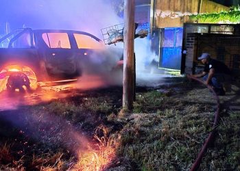 Atentado en Comandante Fontana: incendiaron la camioneta particular del director del hospital