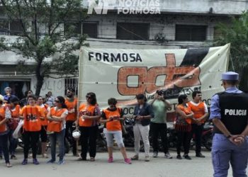 El gremio de Docentes Autoconvocados pidió a Gildo Insfrán un salario superior a los $ 2 millones