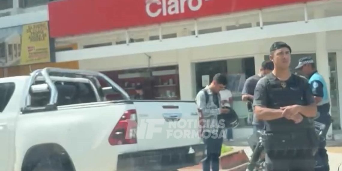 Secuestran en pleno centro una camioneta robada en Corrientes