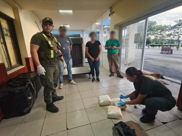 Gendarmes detectaron más de 3 kilos de marihuana dentro de una encomienda