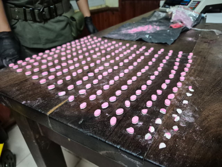 Gendarmes detienen a un hombre que transportaba ketamina y pastillas de éxtasis ocultas en su cuerpo