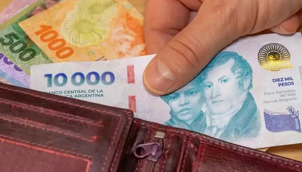 Según el INDEC los salarios aumentaron 2,5% en enero y quedaron por debajo de la inflación