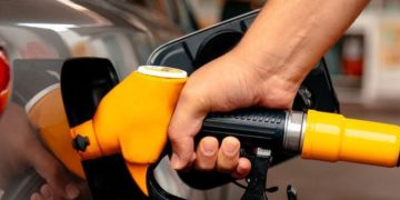 La nafta súper subió casi el doble que la inflación en un año