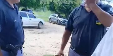 Pasan a disponibilidad a dos policías tras denuncia de un presunto hostigamiento a vecinos