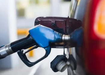 Argentina, entre los tres países con la nafta más cara de la región