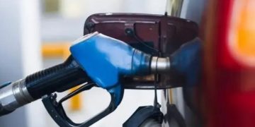 Argentina, entre los tres países con la nafta más cara de la región