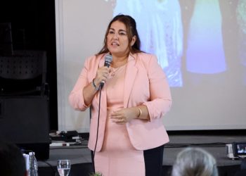 Fallo ejemplar resuelve conflicto familiar marcado por la brecha generacional y la invasión al hogar