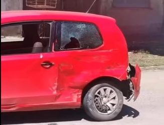 Auto y camioneta protagonizaron un fuerte siniestro vial cerca de escuela secundaria del San Francisco
