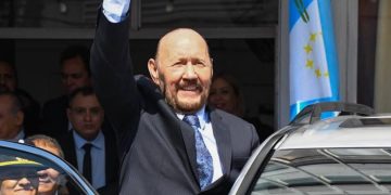 El gobernador denunció el «abandono generalizado» de las rutas nacionales en la provincia