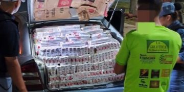 Secuestran auto con casi 1900 gruesas de cigarrillos ilegales en Subteniente Perín
